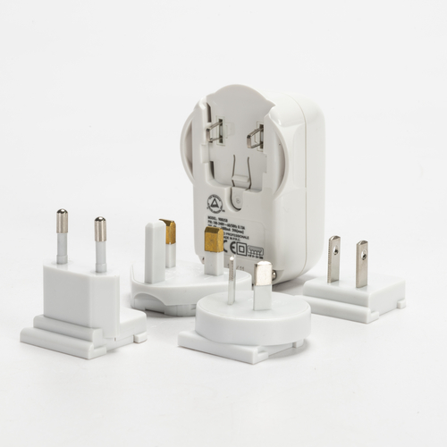 Alimentatore Multitensione · Uscita USB · Portata 1000 mA · con 4 Spine Intercambiabili