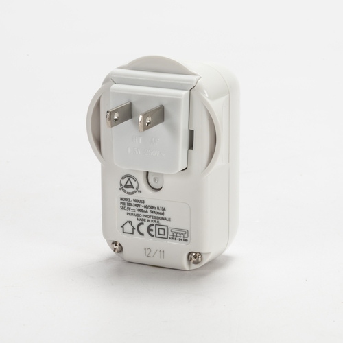 Alimentatore Multitensione · Uscita USB · Portata 1000 mA · con 4 Spine Intercambiabili