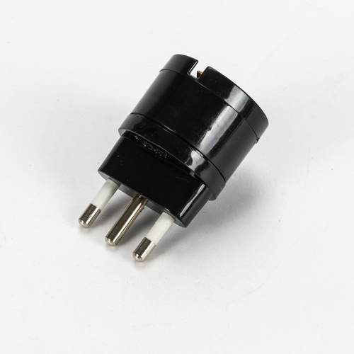 Adattatore Schuko · 16A · Colore Nero · In Policarbonato · Carico Max 1500 W