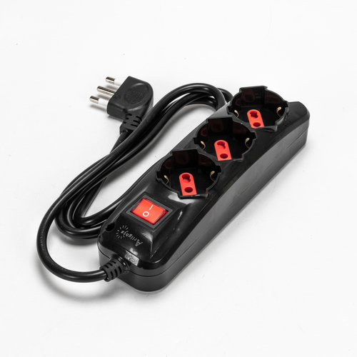 Multipresa Serie Easy · 3 Prese Schuko · Interruttore ON/OFF · Spina Salvaspazio · Nera