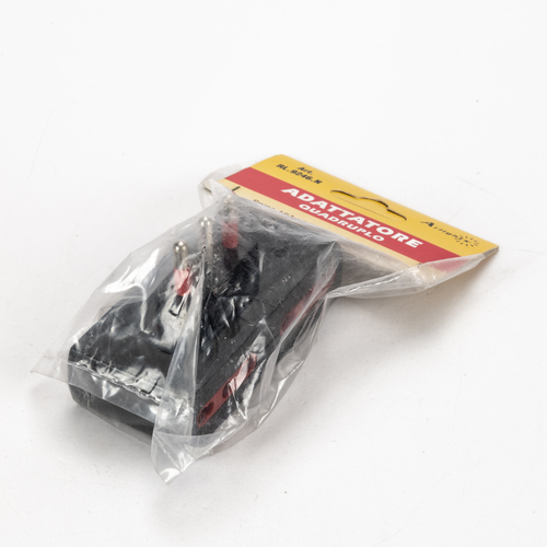 Adattatore Quadruplo Piatto · 16A · Colore Nero