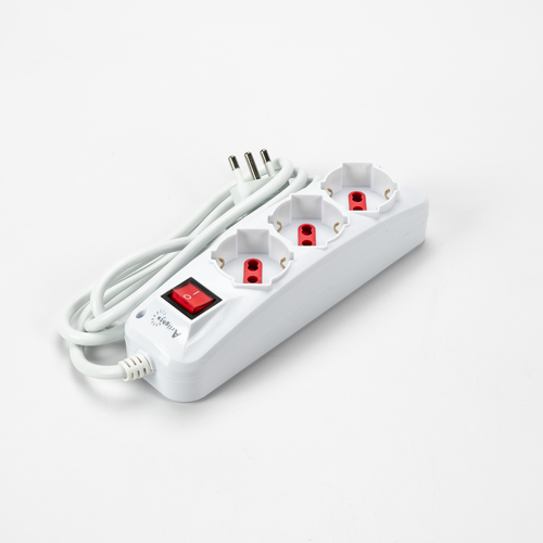 Multipresa Serie Easy · 3 Prese Schuko · Spina Salvaspazio · Cavo Alimentazione 3m. · Bianca
