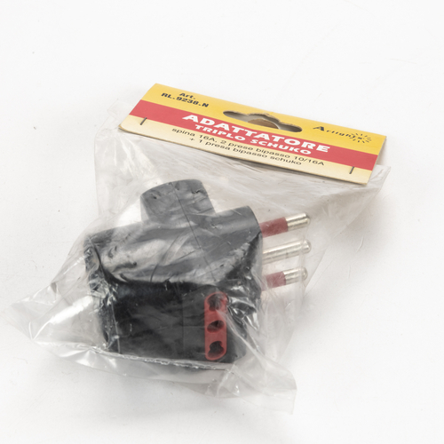 Adattatore Triplo · Schuko · 16A · Colore Nero