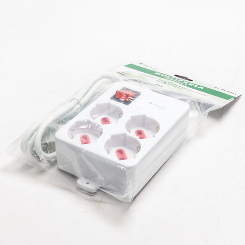 Multipresa Universale Serie Square · 4 Prese Schuko · Interruttore ON/OFF · Bianca